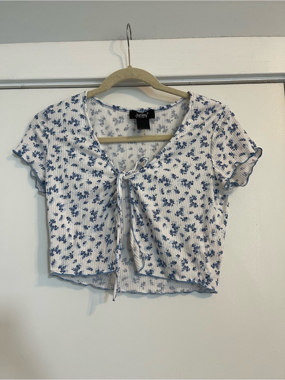 Just Polly Floral Ribbed Tie-Front Crop Top White & Blue flowers short sleeve